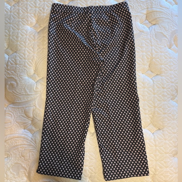 “J. JILL” Geometric Floral Stretch Ankle Pant - Picture 10 of 15